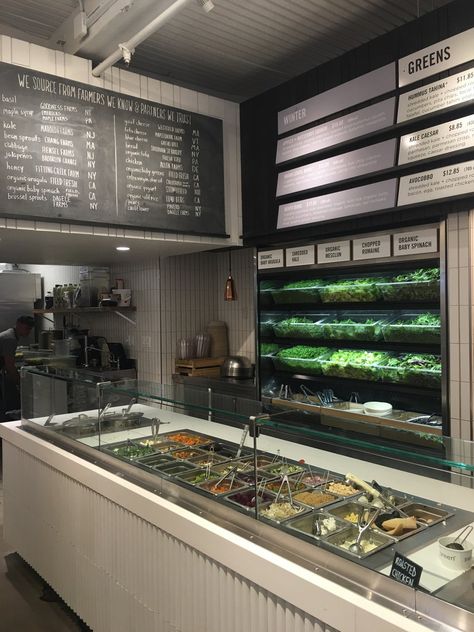 Salad Bar Business, Whole Foods Interior Design, Salad Restaurant Interior, Salad Store Design, Healthy Food Restaurant Interior, Salad Shop Design, Salad Bar Aesthetic, Salad Restaurant Design, Salad Bar Design