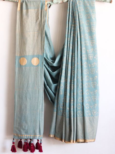 Block Printed Sarees, Ethnic Clothes, Foil Prints, Saree Tassels, Khadi Saree, Cotton Saree Designs, Fabric Photography, Block Print Saree, Modern Saree