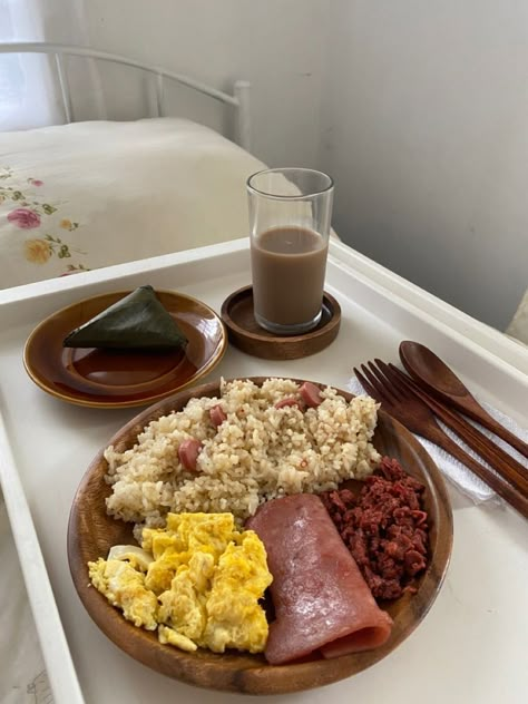 Breakfast Aesthetic Filipino, Lunch Filipino Food, Staycation Food Ideas, Filipino Foods Aesthetic, Filipino Breakfast Aesthetic, Filipino Breakfast Ideas, Pinoy Aesthetic, Pinoy Breakfast, Filipino Breakfast