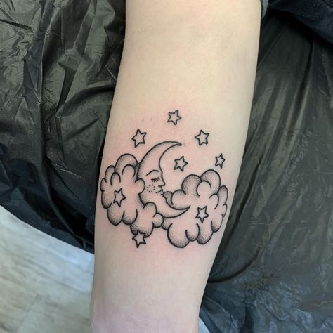 Sleeping Moon Tattoo, Sleepy Tattoo, Tattoo Claims, Sleep Tattoo, Body Tattoo, Moon Face, Face Tattoo, Tattoo Inspo, Moon Tattoo