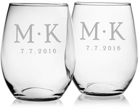 Glass Etching Diy, Etching Diy, Etched Gifts, Wine Purse, Cheap Glasses, Expensive Wine, Glass Engraving, Name Initials, Flute Glass