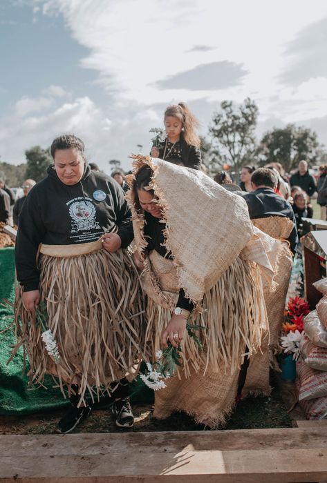 Tongan Ta'ovala meanings Tongan Culture, Polynesian Beauty, Family Structure, Pacific Islander, Be The One, Tonga, Intj, In Depth, Be Different