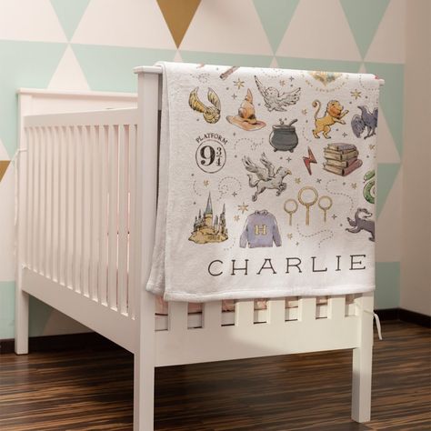 Harry Potter Nursery Neutral, Simple Harry Potter Nursery, Harry Potter Nursery Ideas, Harry Potter Crib Bedding, Charlotte Nursery, Hogwarts Nursery, Harry Potter Nursery Decor, Hp Nursery, Harry Potter Baby Nursery