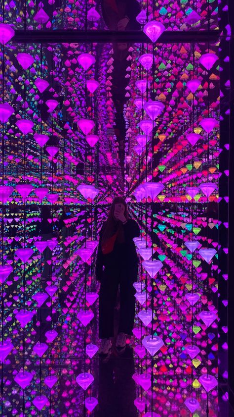 Spain, Barcelona, Infinity Mirror Room, Infinity Lights, Lights Mirror, Mirror Room, Infinity Mirror, Dark Kitchen, Mirror With Lights