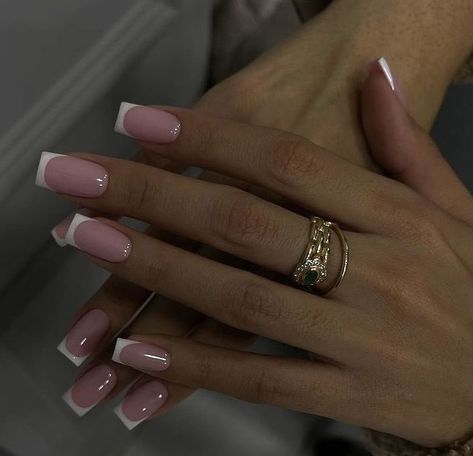 Straight Line French Tip Nails, Pink Base French Nails, Blush Pink Nails, Subtle Nails, Work Nails, French Tip Acrylic Nails, Her Nails, French Acrylic Nails, Short Square Acrylic Nails