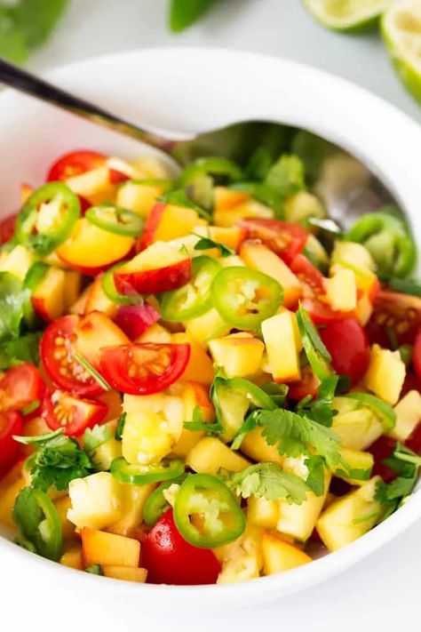 Peach and Pineapple Salsa Jalapenos Salsa, Rice And Salmon, Peach Salsa Recipes, Pineapple Salsa Recipe, Kitchen Sanctuary, Peach Salsa, Spicy Rice, Pineapple Salsa, Food Party