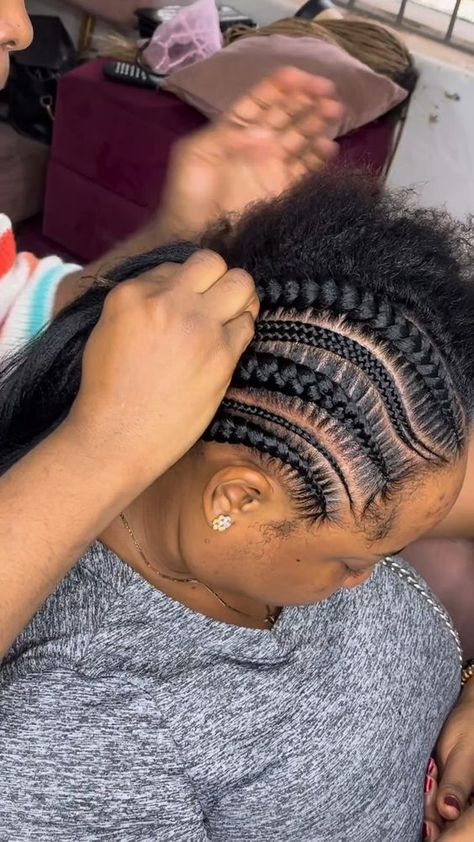 Making of this stitch braids is already neat not to talk of the finish look🥰🥰 It will soften your heart you when have a good hair on than getting a chill water 😁 Kindly send dm to book an appointment with us or click on the bio to direct to WhatsApp for enquiries Latest Hair Braids, Latest Braided Hairstyles, Cornrows Natural Hair, Cornrows Braids For Black Women, Quick Braids, Short Box Braids Hairstyles, Braided Hairstyles For Black Women Cornrows, Twisted Hair, Feed In Braids Hairstyles