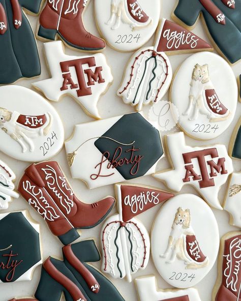 Texas A&m Graduation Cookies, Texas A&m Cookies, Texas A M Ring Dunk Party, A&m Graduation Party, Ring Dunk Party Ideas, Aggie Cookies, Aggie Ring Dunk, Tamu Aesthetic, Aggie Ring Day