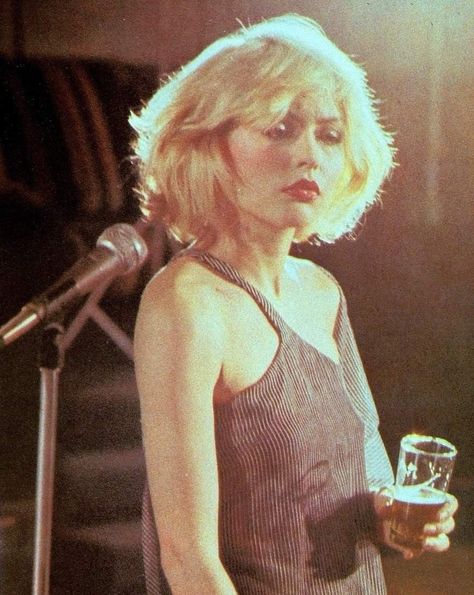 Debbie Harry Hair, Debbie Harry 70s, Deborah Harry Blondie, Deborah Harry, Blondie Debbie Harry, Rock Girl, Debbie Harry, Metal Girl, Girl Crushes