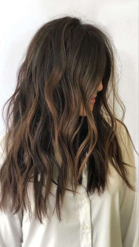 Balayage Brown Hair Medium, Carmel Brunette Hair Caramel Balayage, Fall Brunette Hair Curtain Bangs, Brown Hair Partial Foil, Demintional Brown Hair, Brunette Hair Highlight Ideas, Minimal Brunette Balayage, Partial Low Lights For Brown Hair, Brunette Balayage Hair Low Maintenance