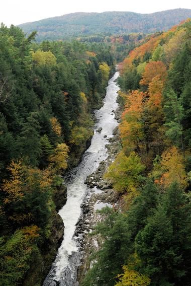 Best Places To Visit In Vermont In Fall, Best Places In Vermont In The Fall, Vergennes Vermont, Vermont Vacation, Vermont Fall, Spring Hiking, East Coast Travel, New England Fall, Visiting England