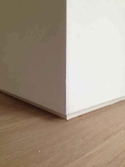 Modern Baseboards And Trim, Modern Baseboards, Floor Skirting, Baseboard Molding, Joinery Details, Base Moulding, 아파트 인테리어, Furniture Details, Architectural Features