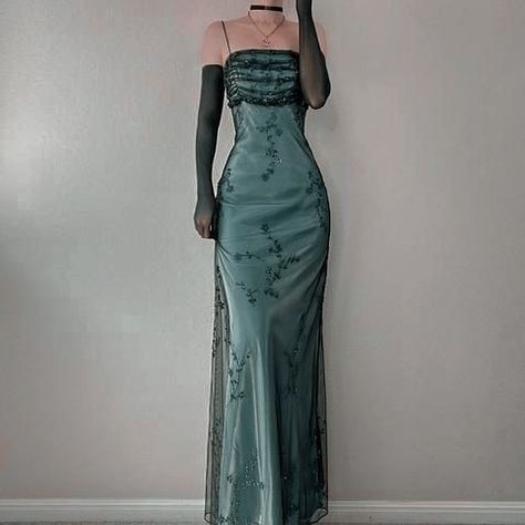 Hollywood Theme Dress Prom, Vintage Prom Dresses 90s Ball, Vintage Brown Prom Dress, Flare Sleeves Dress, Whimsical Dress Prom, Lace Up Dresses, Bridgerton Inspired Prom Dresses, Earthy Prom Dresses, 90s Dress Prom