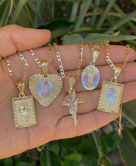 Holy Jewelry, Quinceanera Jewelry, Latina Jewelry, Dope Jewelry Accessories, Expensive Jewelry Luxury, Wrist Jewelry, Mexican Jewelry, Jewelry Tattoo, Necklaces Gold