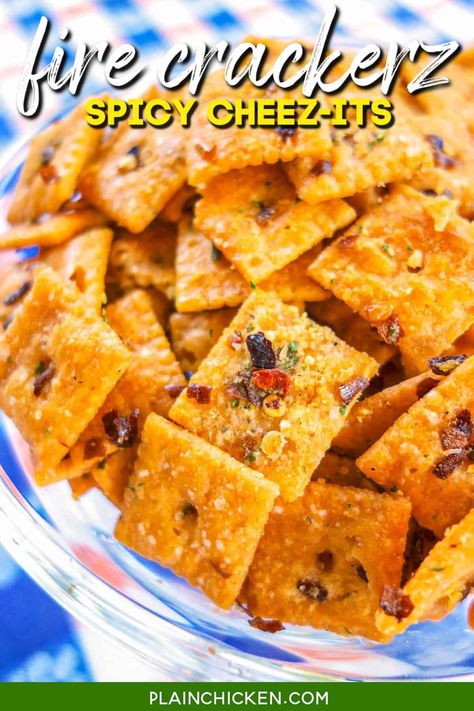 Fire Crackerz - spicy Cheez-Its - coated in red pepper flakes and Ranch dressing - SO addictive! Great for parties! Cheezit Recipe, Fire Cracker Cheezits, Cheese Its, Rotes Sausage And Cream Cheese Crescents, Cheez It Chicken, Spicy Ranch Cheese Its, Fire Crackers, Spicy Cheez It Recipe, Spicy Ranch Crackers