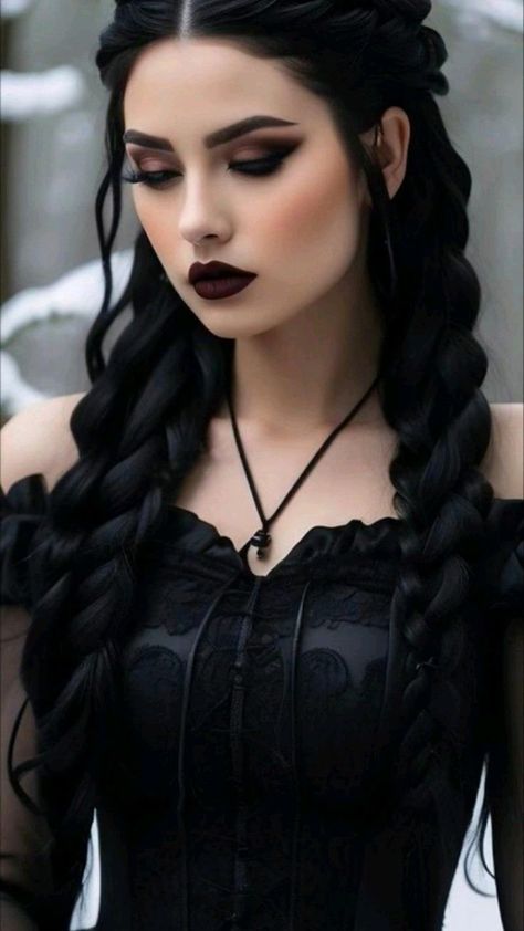 Romantic Goth Makeup, Vampire Hair, Dark Beauty Fashion, Vampire Makeup, Goth Hair, Tattoed Women, Goth Wedding, Smink Inspiration, Dark Wedding