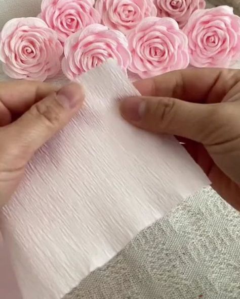 Handmade Diy Gift Ideas, Crepe Paper Rose, Crepe Paper Roses, Ribbon Crafts Diy, Flowers Tutorial, Diy Birthday Gifts For Friends, Creative Card, Diy Gift Set, Easy Paper Crafts Diy