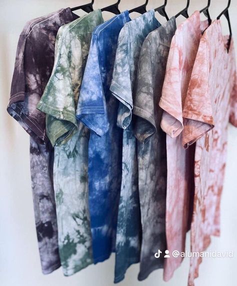 Life is too serous to wear boring clothes, Hurry hurry place your orders now!!!📦🛍️😊 ☎️+260976694556 We deliver!!🚚📦 #alumaniclothing #stayclassy #beunique #tiedyefashion Tie Dye Techniques Shirts, Neutral Tie Dye, Tie Dye Crewneck, Diy Tie Dye Shirts, Tie Dye Tshirt, Tie Dye Crafts, Tie Dye Fashion, How To Tie Dye, Tie Dye Techniques