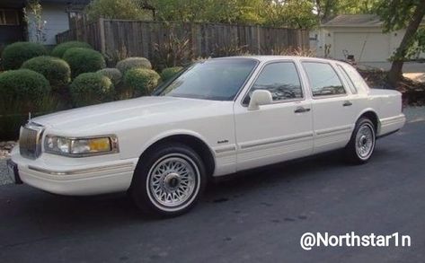 1997 Lincoln Town Car, Lincoln Motor Company, Lincoln Motor, Lincoln Cars, Grand Marquis, Chevrolet Caprice, Town Car, Lincoln Town Car, Old Classic Cars