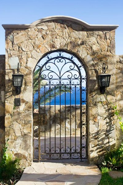 Wrought iron gate to the beach!! Wrought Iron Garden Gates, Porte In Ferro, Iron Garden Gates, Rod Iron, Wrought Iron Design, Iron Gate Design, Wrought Iron Gate, Wrought Iron Doors, Lan Can