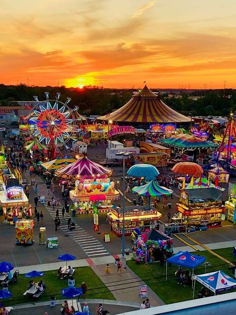 Things To Do In Michigan, Fair Rides, Amusement Park Rides, Parc D'attraction, Fun Fair, Summer Bucket Lists, Vacation Places, Summer Dream, San Sebastian