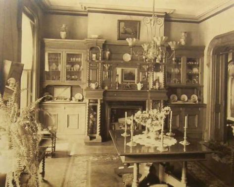 Victorian Homes Interior, Victorian Dining Room, Dining Room Victorian, Victorian Home Interior, Victorian Interior, Victorian Interiors, Homes Interior, Old Room, Victorian Decor