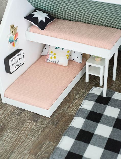 modern dollhouse: kids rooms Large Living Room Furniture, Dollhouse Modern, Barbie House Furniture, Diy Barbie House, Modern Dollhouse Furniture, Modern Rooms, Dollhouse Bed, Doll Furniture Diy, Diy Barbie Furniture