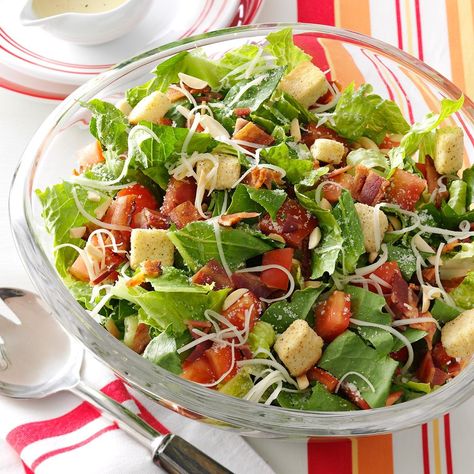 Salad And Dressing, Potluck Salad, Potluck Dinner, Spaghetti Dinner, Simple Green Salad, Best Salad Recipes, Cheese Salad, Potluck Recipes, Easy Salad Recipes