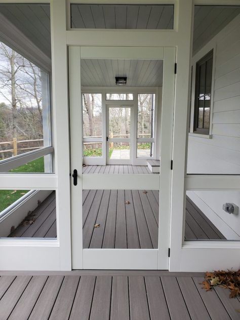 Screen Door Diy, Screened Porch Doors, Screen Door Projects, Screened In Porch Diy, Veranda Design, Diy Screen Door, Screened Porch Designs, Diy Screen, Door Screen