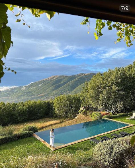 Italy Instagram, Hotel Garden, Italy House, Pool View, Luxury Travel Destinations, Umbria Italy, Countryside House, Village House Design, Perfect Moment