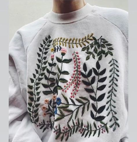 Embroidery Fashion Detail, Pattern Outfits, Embroidery Sweater, Diy Embroidery Patterns, Embroidery On Clothes, Cute Embroidery, 자수 디자인, Embroidery Patterns Free, Sewing Embroidery Designs