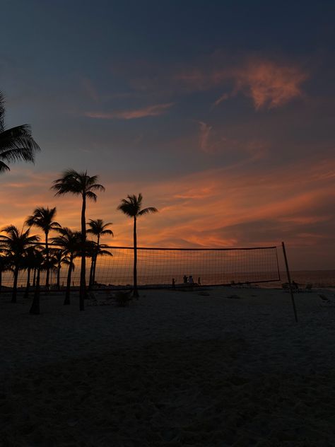 #beach #mexico #summer #volleyball #sunset #hotgirlsummer Volleyball Aesthetic Wallpaper, Sunset Volleyball, Summer Volleyball, Mexico Summer, Summer Aesthetics, Summer Lifestyle, Pretty Views, South Haven, Beach Volley