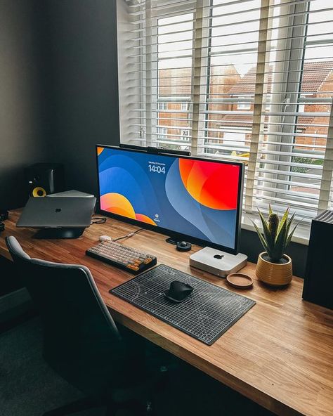 Posts liked by hiden seisakusho (@neworld89) / X Minimal Workspace, Wfh Setup, Computer Table Design, Workspace Ideas, Minimal Desk, Sleek Office, Small Computer Desk, Desk Setups, Home Studio Setup