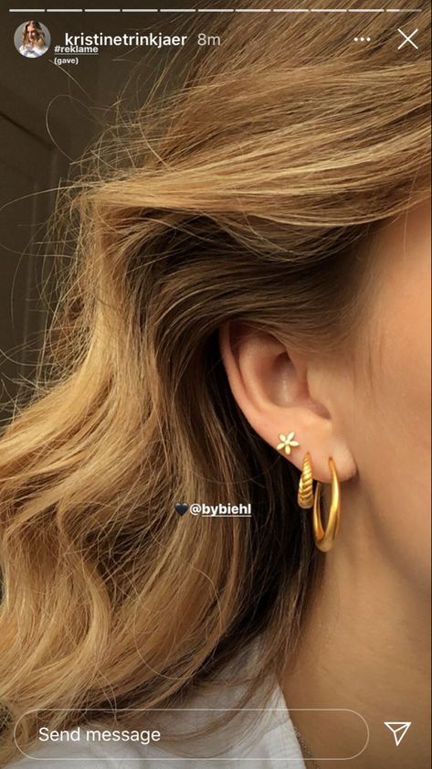 not mine! Simple Piercings Ear Classy, 3 Piercing Ideas, Gold Earring Stacking, Old Money Ear Piercings, Three Ear Piercings Gold, Double Piercing Inspiration, Earring Stacks Gold Aesthetic, Earring Inspo Doubles, How To Style 3 Ear Piercings