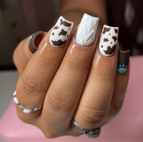 Western Nail Designs, Fall Western Nails, Country Nail Designs, Fur Nails, Country Acrylic Nails, Rodeo Nails, Glitter Gel Nail Designs, Cow Print Nails, Cowboy Nails