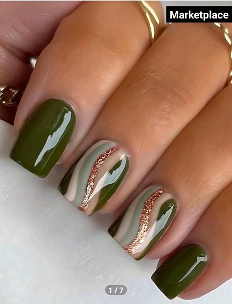 Pink Flower Nails, Christmas Gel, Geometric Nail Art, Short Fake Nails, Sassy Nails, Green Nail Designs, Geometric Nail, Daily Nail, Manicure Ideas