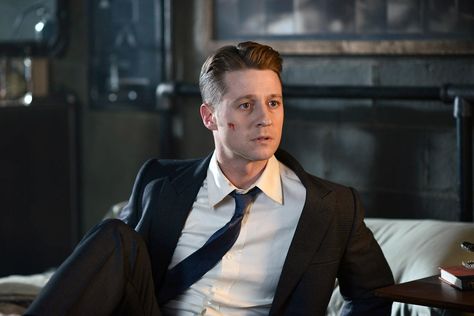 Jim Gordon Gotham, Ben Mckenzie Gotham, Benjamin Mckenzie, James Gordon, Tv Detectives, Ben Mckenzie, Jim Gordon, Gotham Tv, Comic Villains