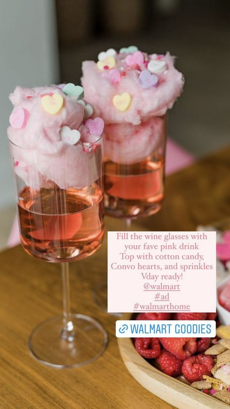 Valentines Drinks Alcoholic, Valentines Theme Party, Valentines Tea Party, Valentines Party Food, Valentine Drinks, Galentines Day Ideas, Valentine Tea, Valentines Party Decor, Candy Drinks