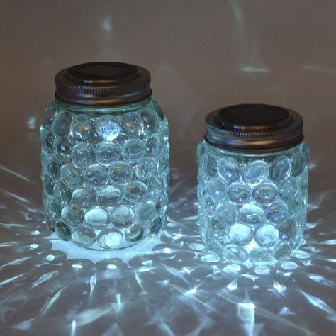 Mason Jar Solar Lights, Mason Jar Luminaries, Solar Light Crafts, Solar Mason Jars, Jar Projects, Craft Lights, Mason Jar Ideas, Mason Jar Crafts Diy, Light Crafts