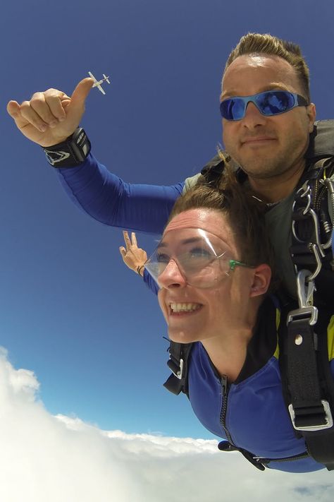 New free photo by Russ Jani. Check out Russ's profile: https://www.pexels.com/u/russ-jani-232796/ #sky #man #sunglasses Sky Man, Man Sunglasses, People Pictures, Clear Blue Sky, Skydiving, Extreme Sports, Blue Skies, Tandem, Blue Jacket