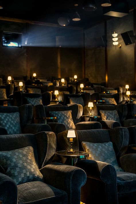 Cinema Design Interior, Soho House White City, Open Theater, Cinema Interior, Cinema Room Design, Electric Cinema, Restaurant Lighting Design, Cinema Screen, Private Cinema