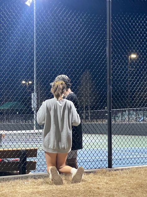 couples pics. candid pictures. couples poses. tennis. tennis pictures. Tennis Boyfriend Aesthetic, Tennis Girlfriend Aesthetic, Tennis Couple Aesthetic, Tennis Boyfriend, Tennis Girlfriend, Tennis Pose, Tennis Couple, Cheer Couples, Tennis Core