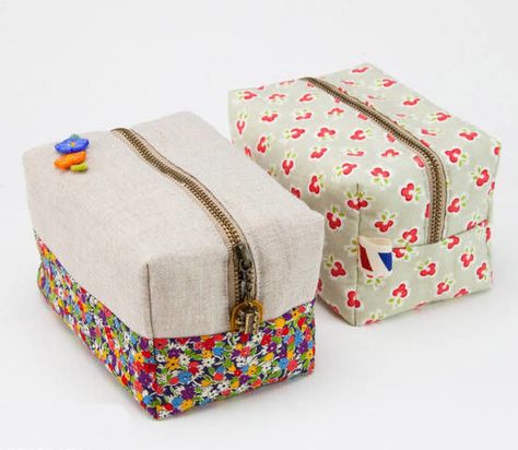 Box Bag Little Boxy Pouch. DIY Sewing Tutorial in pictures. Box Bag Tutorial, Diy Makeup Bag, Diy Sewing Tutorials, Sac Diy, Costura Diy, Sewing Purses, Crafts To Make And Sell, Bags Tutorial, Purim