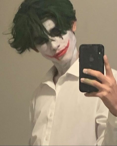 Joker Face Paint, Fashion Designer Aesthetics, Fashion Outfits Summer, Fashion Fall Outfits, Aesthetics Fashion, Joker Halloween, Joker Makeup, Joker Costume, Joker Face