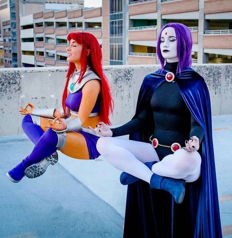 Raven + Starfire Star Fire Cosplay, Starfire Costume, Teen Titans Cosplay, Raven Costume, Raven Cosplay, Starfire And Raven, Cute Group Halloween Costumes, Hot Halloween Outfits, Superhero Cosplay