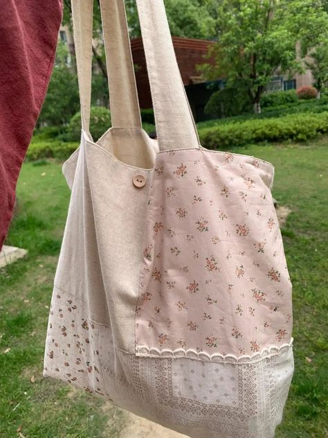 45329489985757 Patchwork Tote Bags, Tote Bags Sewing, Fashion Y2k, Diy Tote Bag, Handbags Fashion, Quilted Totes, Color Flower, Underarm Bag, Cute Tote Bags