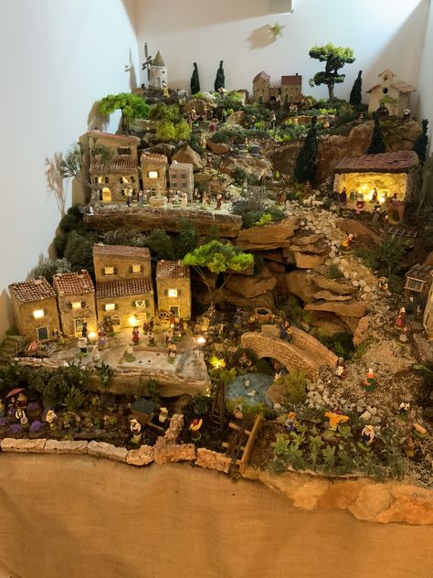 Bethlehem Village Display, Pesebres Navidad Ideas Grandes, Pesebres Navidad Ideas Originales, Belen Christmas, Pesebres Navidad Ideas, Christmas Nativity Scene Diy, Christmas Nativity Images, Christmas Nativity Scene Display, Christmas Crib Ideas