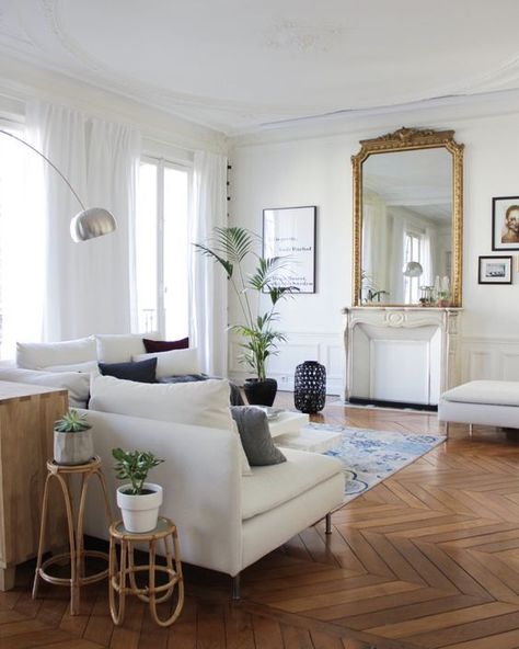 What Does A Parisian Apartment Have? French Apartment Aesthetic, Scandinavian Living Room Ideas, Parisian Style Apartment, Parisian Living Room, Parisian Apartment Decor, Scandinavian Living Room, Parisian Decor, Parisian Interior, French Apartment