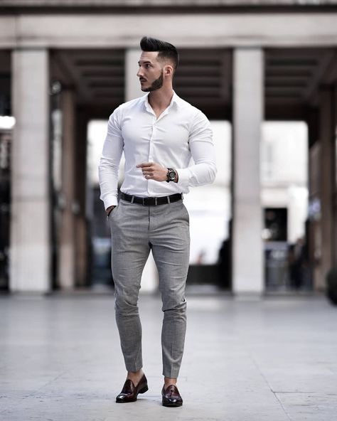 Men About Fashion on Instagram: “Classy friday 👌🏻 What do you think? #menaboutfashion” Black And White Mens Outfit, Mens Outfit Formal, Men Semi Formal, Formal Outfit For Men, Elegant Pants Outfit, Classy Menswear, Mens Formal Outfits, Elegant Pants, Pants Outfit Men