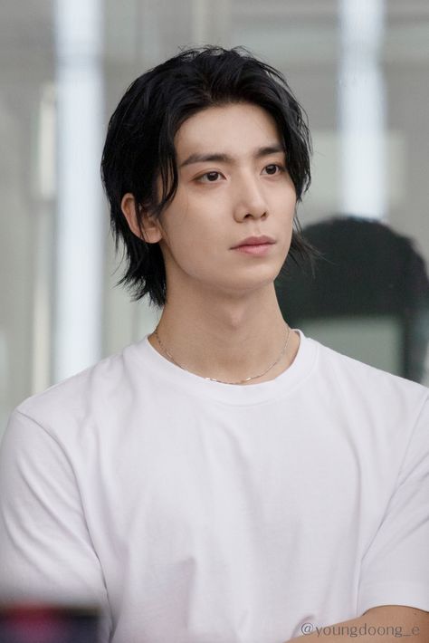 Hwiyoung Sf9, Virtual Hairstyles, Black Hair Video, Asian Man Haircut, Asian Men Hairstyle, Braids Hairstyles Pictures, Shoulder Length Hair Cuts, Hair Dye Colors, Asian Hair